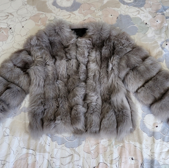 Fox fur jacket by Fox The Label. Silver/gray. Size medium. - Picture 5 of 8
